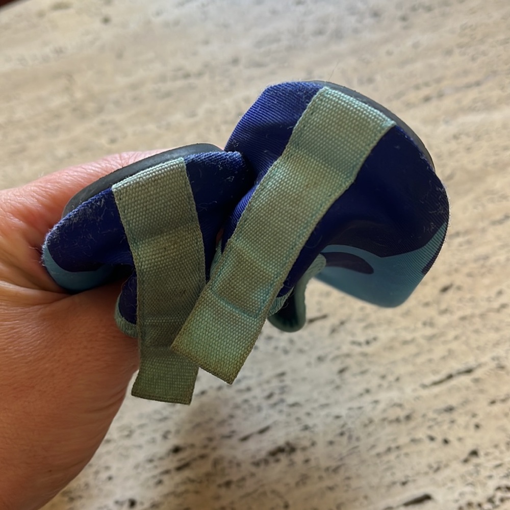 2 Pair Toddler Water Shoes - Picture 4 of 8